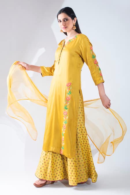 Buy_Asha Gautam_Yellow Organza, Modal Satin, Monga Georgette Round Embroidered Kurta Set _Online_at_Aza_Fashions