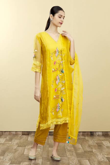 Buy_Desert Shine By Sulochana Jangir_Yellow Handloom Tissue V Neck Kurta Set _Online_at_Aza_Fashions