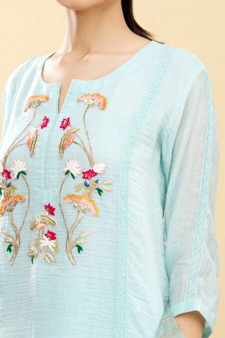 Desert Shine By Sulochana Jangir_Blue Handloom Chanderi Round Kurta Set_at_Aza_Fashions