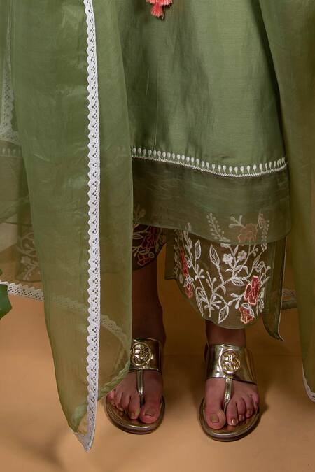 Priya Chaudhary_Green Organza Dupatta_Online_at_Aza_Fashions
