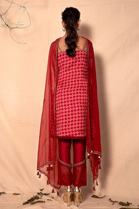 Shop Dheeru Taneja Red Organza, Chanderi, Satin Round Printed Kurta Set at Aza Fashions Shop_Dheeru Taneja_Red Organza, Chanderi, Satin Round Printed Kurta Set _at_Aza_Fashions