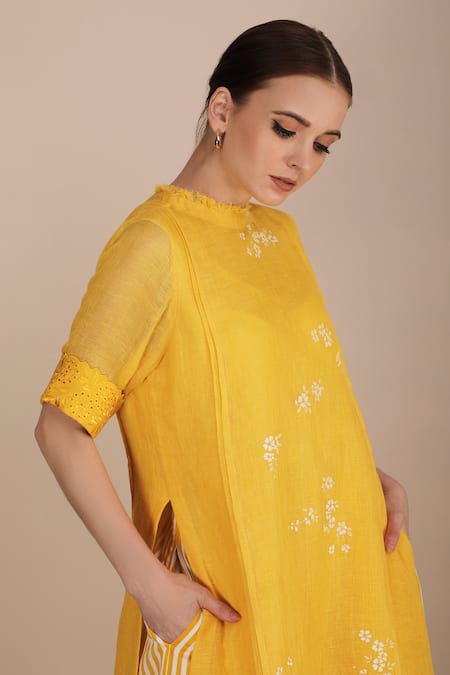 Arcvsh By Pallavi Singh_Yellow Linen Round Printed Tunic _at_Aza_Fashions