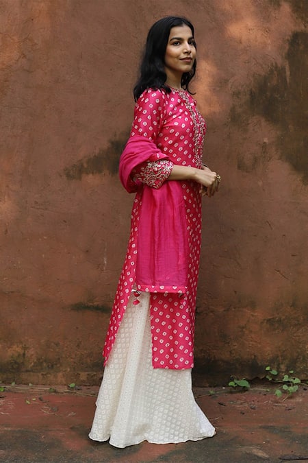 Shop House Of Pink Pink Kurta And Dupatta Chanderi Bottom Self Cotton Round Bandhani Set at Aza Fashions Shop_House Of Pink_Pink Kurta And Dupatta Chanderi Bottom Self Cotton Round Bandhani Set _at_Aza_Fashions