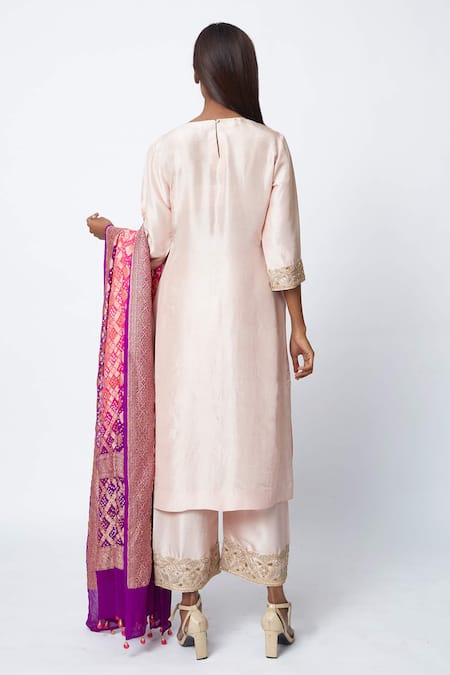 Romaa Embroidered Kurta Set 