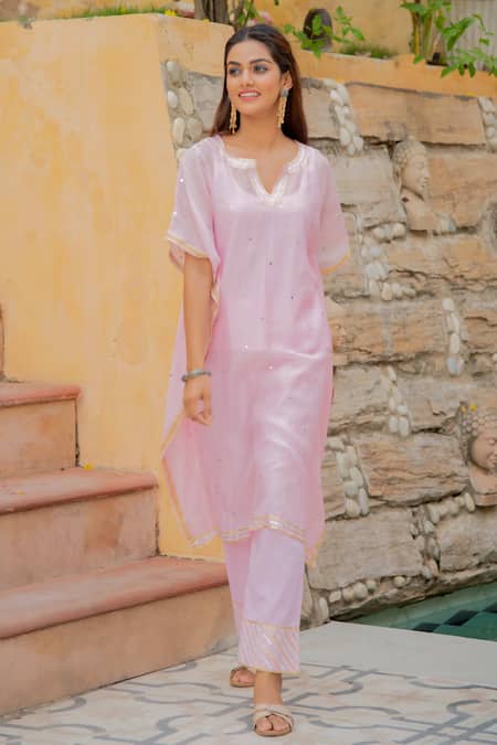 Maison Shefali Chanderi Kurta & Pant Set 
