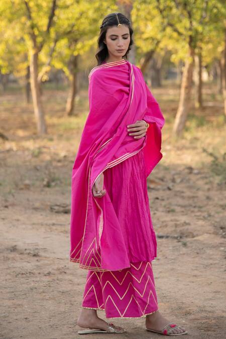 Maison Shefali_Pink Cotton Round Crushed Kurta Set _Online_at_Aza_Fashions