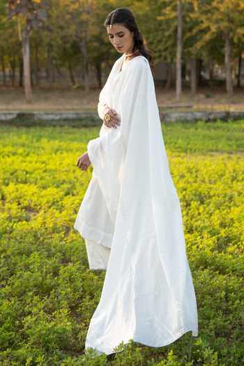 Maison Shefali_White Cotton Round Crushed Kurta Set _Online_at_Aza_Fashions
