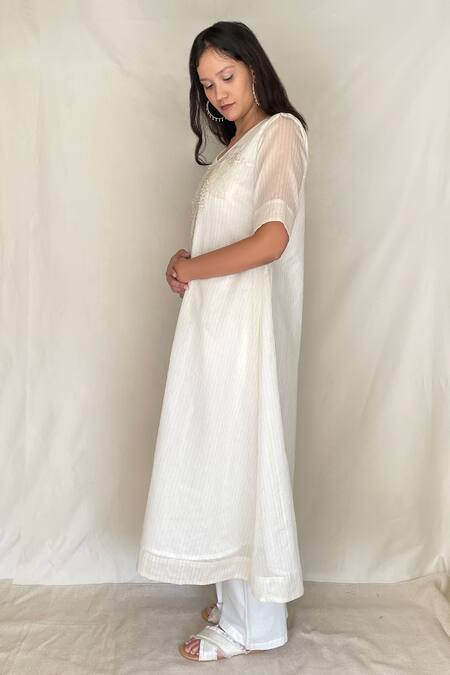 Buy Chambray & CO. White Chanderi Tissue, Vegan Silk V Neck Embroidered Tunic Online at Aza Fashions Buy_Chambray & CO._White Chanderi Tissue, Vegan Silk V Neck Embroidered Tunic _Online_at_Aza_Fashions