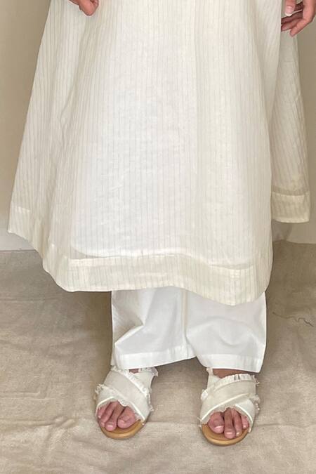 Chambray & CO. White Chanderi Tissue, Vegan Silk V Neck Embroidered Tunic With Pants at Aza Fashions Chambray & CO._White Chanderi Tissue, Vegan Silk V Neck Embroidered Tunic With Pants _at_Aza_Fashions