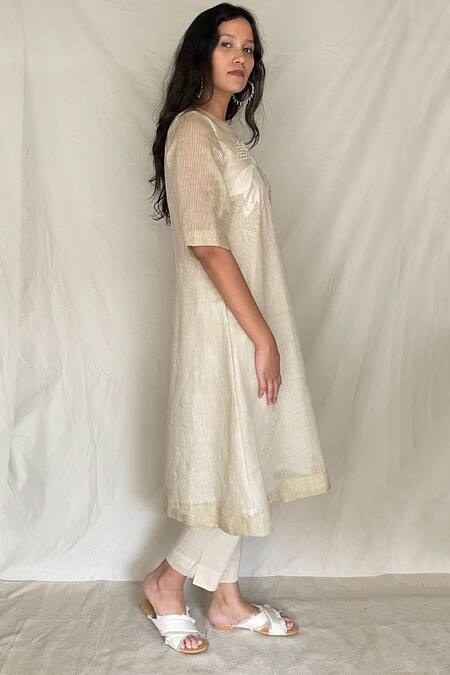 Chambray & CO. White Cotton, Chanderi With Zari Stripes Round Embroidered Tunic Online at Aza Fashions Chambray & CO._White Cotton, Chanderi With Zari Stripes Round Embroidered Tunic _Online_at_Aza_Fashions