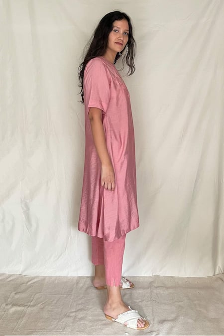 Chambray & CO. Pink Handwoven Cotton With Zari Checks, Vegan Silk V Embroidered Tunic Pants Online at Aza Fashions Chambray & CO._Pink Handwoven Cotton With Zari Checks, Vegan Silk V Embroidered Tunic Pants _Online_at_Aza_Fashions