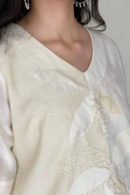 Chambray & CO. White Chanderi Tissue, Vegan Silk V Neck Embroidered Tunic at Aza Fashions Chambray & CO._White Chanderi Tissue, Vegan Silk V Neck Embroidered Tunic _at_Aza_Fashions