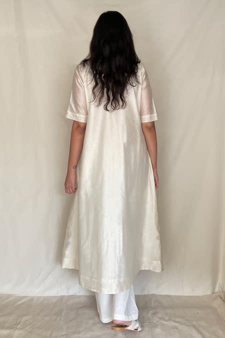 Shop Chambray & CO. White Chanderi Tissue, Vegan Silk V Neck Embroidered Tunic Set at Aza Fashions Shop_Chambray & CO._White Chanderi Tissue, Vegan Silk V Neck Embroidered Tunic Set _at_Aza_Fashions