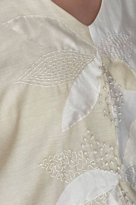 Shop Chambray & CO. White Chanderi Tissue, Vegan Silk V Neck Embroidered Tunic Set Online at Aza Fashions Shop_Chambray & CO._White Chanderi Tissue, Vegan Silk V Neck Embroidered Tunic Set _Online_at_Aza_Fashions