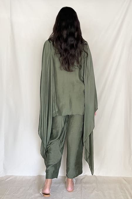 Shop Chambray & CO. Pink Chanderi Tissue, Vegan Silk Mandarin Collar Embroidered Kaftan Tunic at Aza Fashions Shop_Chambray & CO._Pink Chanderi Tissue, Vegan Silk Mandarin Collar Embroidered Kaftan Tunic _at_Aza_Fashions