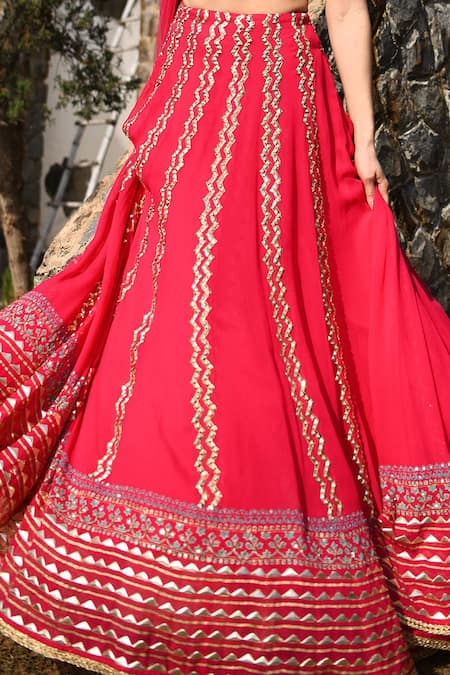 Buy_Pooja Rajgarhia Gupta_Pink Net, Georgette V Neck Embroidered Lehenga Set _Online_at_Aza_Fashions