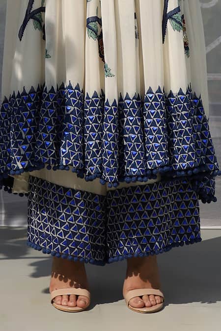 Pooja Rajgarhia Gupta_White Georgette Round Embroidered Anarkali And Pant Set _at_Aza_Fashions