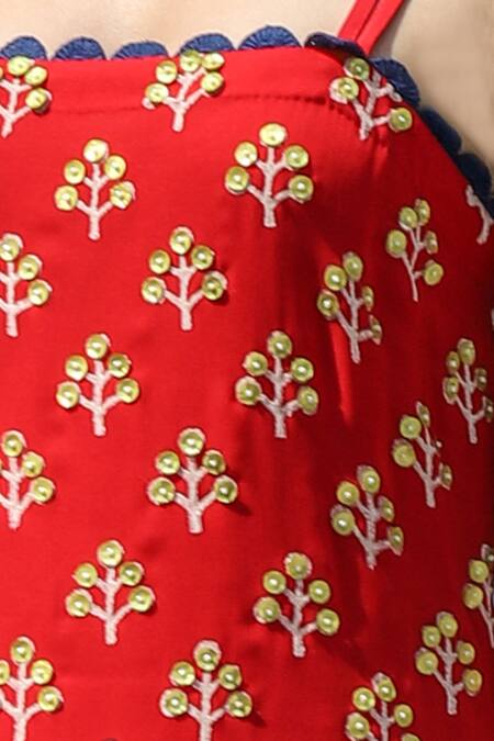 Pooja Rajgarhia Gupta_Red Georgette Square Neck Embroidered Kurta Set _at_Aza_Fashions