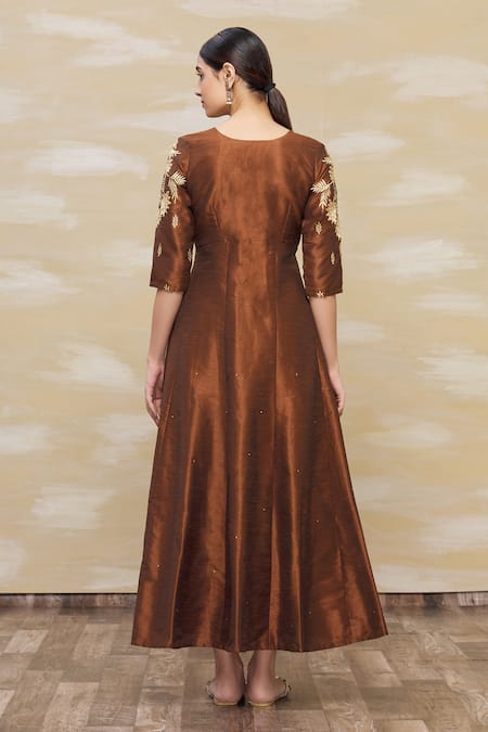 Samyukta Singhania_Brown Silk, Chiffon Embroidery Round Neck Kurta Set _Online_at_Aza_Fashions
