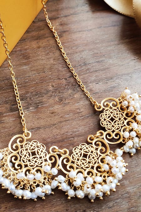 Zariin Gold Plated Filigree Pendant Necklace Online at Aza Fashions Zariin_Gold Plated Filigree Pendant Necklace _Online_at_Aza_Fashions