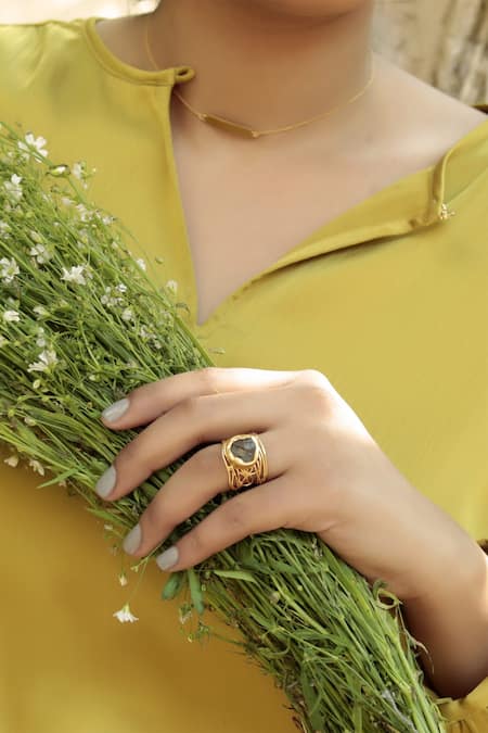 Zariin 22kt Studded Mesh Ring 