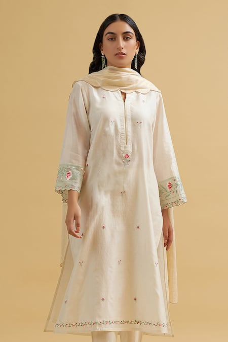 Anantaa by Roohi Silk Chanderi Embroidered Kurta 