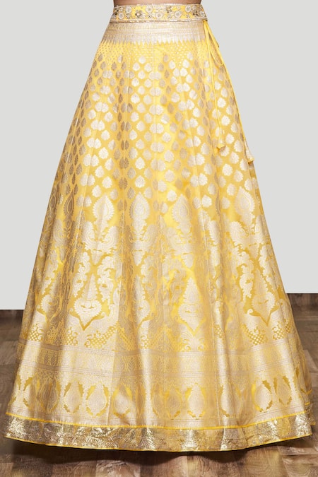 Shop_Neha Khullar_Yellow Organza Square Neck Banarasi Lehenga Set _Online_at_Aza_Fashions