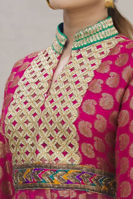 Kunwarani Ritu Maroon Banarasi Embroidery Mandarin Collar Anarkali Set at Aza Fashions Kunwarani Ritu_Maroon Banarasi Embroidery Mandarin Collar Anarkali Set _at_Aza_Fashions