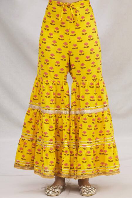 Shop Kunwarani Ritu Yellow Cotton Mandarin Collar Floral Motif Peplum Kurta Set Online at Aza Fashions Shop_Kunwarani Ritu_Yellow Cotton Mandarin Collar Floral Motif Peplum Kurta Set _Online_at_Aza_Fashions