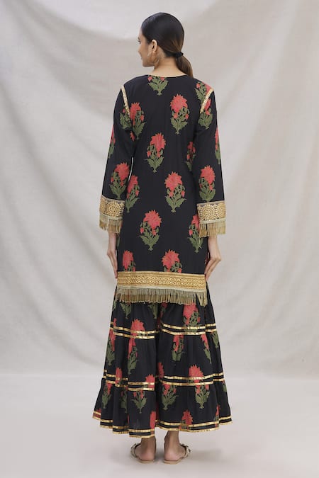 Shop Kunwarani Ritu Black Cotton Embroidery Notched Floral Motif Kurta Set at Aza Fashions Shop_Kunwarani Ritu_Black Cotton Embroidery Notched Floral Motif Kurta Set _at_Aza_Fashions