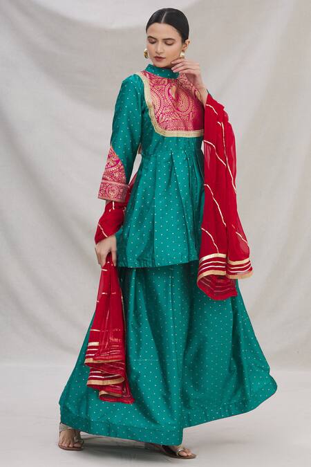 Kunwarani Ritu Green Silk High Neck Kurta Set Online at Aza Fashions Kunwarani Ritu_Green Silk High Neck Kurta Set _Online_at_Aza_Fashions
