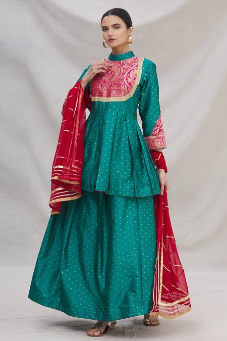 Buy Kunwarani Ritu Green Silk High Neck Kurta Set Online at Aza Fashions Buy_Kunwarani Ritu_Green Silk High Neck Kurta Set _Online_at_Aza_Fashions