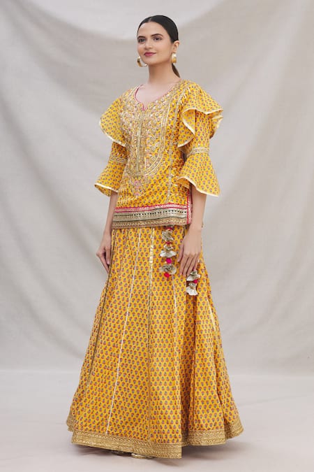 Kunwarani Ritu_Yellow Cotton Notched Floral Motif Kurta Lehenga Set _Online_at_Aza_Fashions