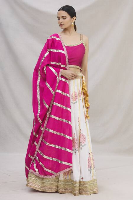 Buy_Kunwarani Ritu_White Cotton Scoop Neck Floral Motif Lehenga Set _Online_at_Aza_Fashions