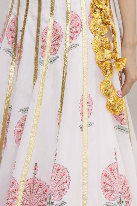 Kunwarani Ritu_White Cotton Scoop Neck Floral Motif Lehenga Set _at_Aza_Fashions