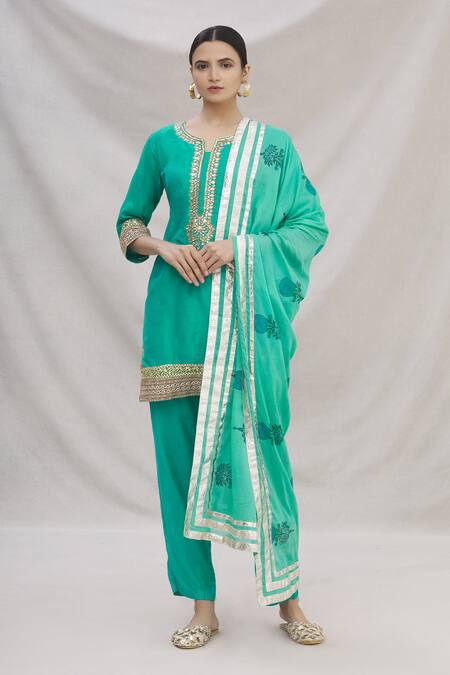 Kunwarani Ritu Blue Cotton Silk Embroidery Notched Kurta Set Online at Aza Fashions Kunwarani Ritu_Blue Cotton Silk Embroidery Notched Kurta Set _Online_at_Aza_Fashions