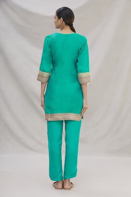 Shop Kunwarani Ritu Blue Cotton Silk Embroidery Notched Kurta Set at Aza Fashions Shop_Kunwarani Ritu_Blue Cotton Silk Embroidery Notched Kurta Set _at_Aza_Fashions