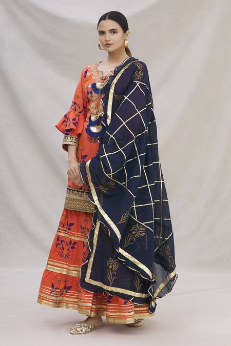 Kunwarani Ritu Orange Cotton Round Printed Kurta Set Online at Aza Fashions Kunwarani Ritu_Orange Cotton Round Printed Kurta Set _Online_at_Aza_Fashions