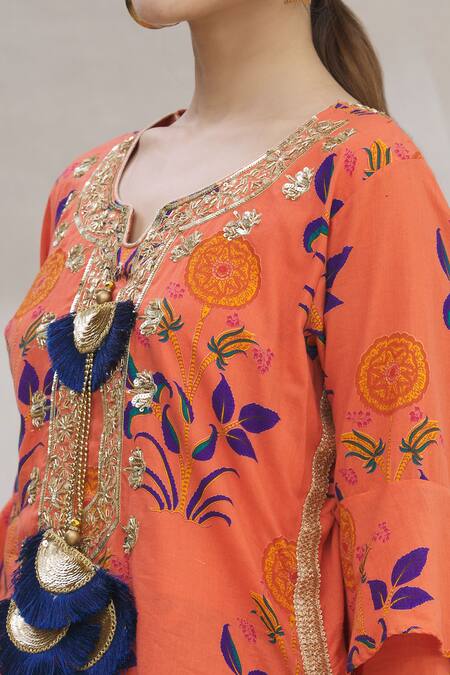 Kunwarani Ritu Orange Cotton Round Printed Kurta Set at Aza Fashions Kunwarani Ritu_Orange Cotton Round Printed Kurta Set _at_Aza_Fashions