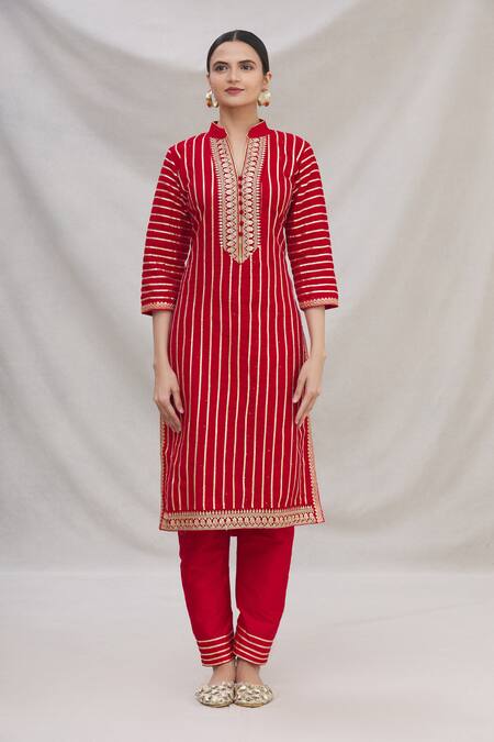 Buy Kunwarani Ritu Red Georgette Mandarin Collar Embroidered Kurta Set Online at Aza Fashions Buy_Kunwarani Ritu_Red Georgette Mandarin Collar Embroidered Kurta Set _Online_at_Aza_Fashions