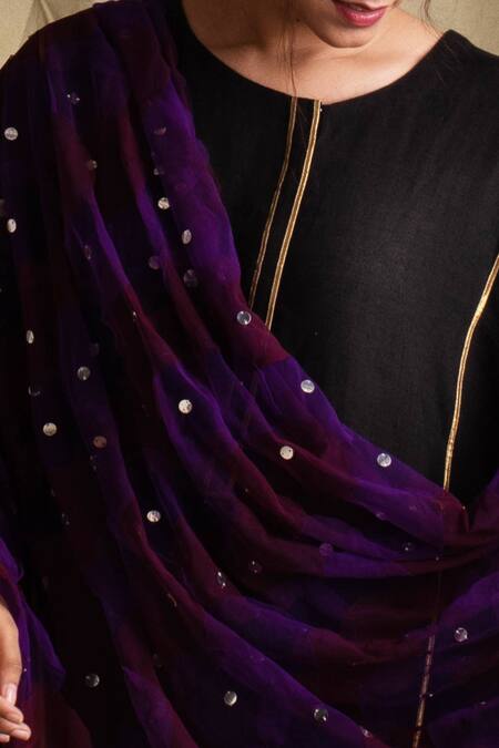 Priyanka Raajiv Black Linen Round Kurta With Pants Online at Aza Fashions Priyanka Raajiv_Black Linen Round Kurta With Pants _Online_at_Aza_Fashions