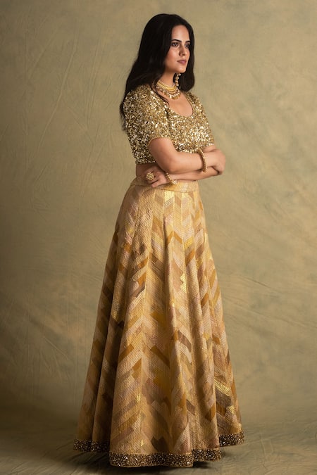Priyanka Raajiv_Gold Silk Embroidery Round Banarasi Lehenga Set _Online_at_Aza_Fashions
