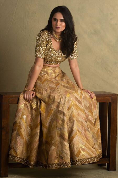 Priyanka Raajiv_Gold Silk Embroidery Round Banarasi Lehenga Set _at_Aza_Fashions