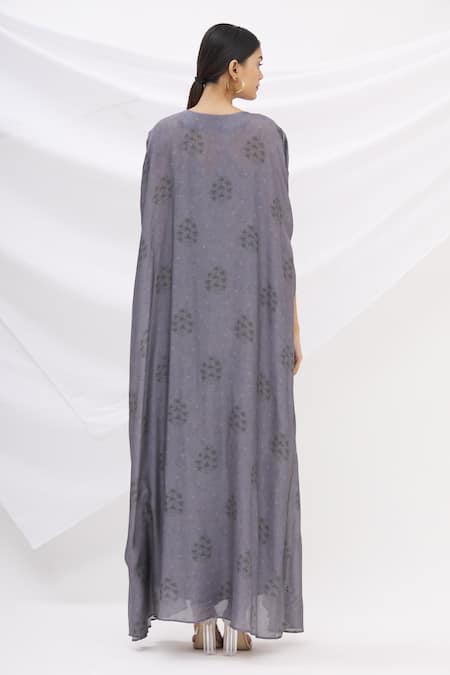 Shop 17:17 By Simmi Saboo Grey Cotton Silk Embroidery U Neck Printed Jacket And Kurta Set at Aza Fashions Shop_17:17 By Simmi Saboo_Grey Cotton Silk Embroidery U Neck Printed Jacket And Kurta Set _at_Aza_Fashions