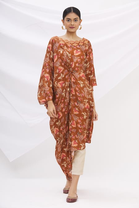 17:17 by Simmi Saboo Printed Knotted Kurta 