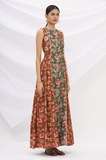 17:17 By Simmi Saboo Green Cotton Silk Embroidery Round Colorblock Printed Kurta Online at Aza Fashions 17:17 By Simmi Saboo_Green Cotton Silk Embroidery Round Colorblock Printed Kurta _Online_at_Aza_Fashions