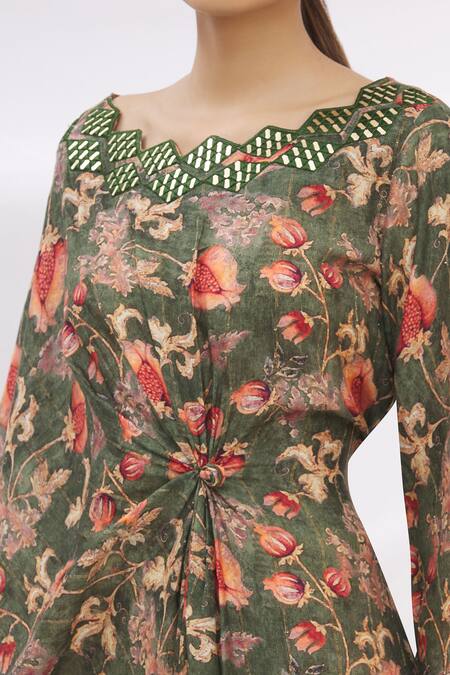 17:17 By Simmi Saboo Green Cotton Silk Embroidery Round Printed Knotted Kurta at Aza Fashions 17:17 By Simmi Saboo_Green Cotton Silk Embroidery Round Printed Knotted Kurta _at_Aza_Fashions