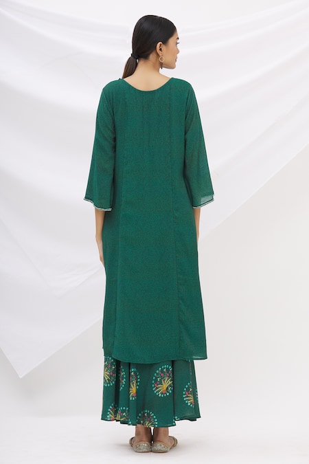 Shop 17:17 By Simmi Saboo Green Chanderi Silk Embroidery Round Kurta And Pant Set at Aza Fashions Shop_17:17 By Simmi Saboo_Green Chanderi Silk Embroidery Round Kurta And Pant Set _at_Aza_Fashions