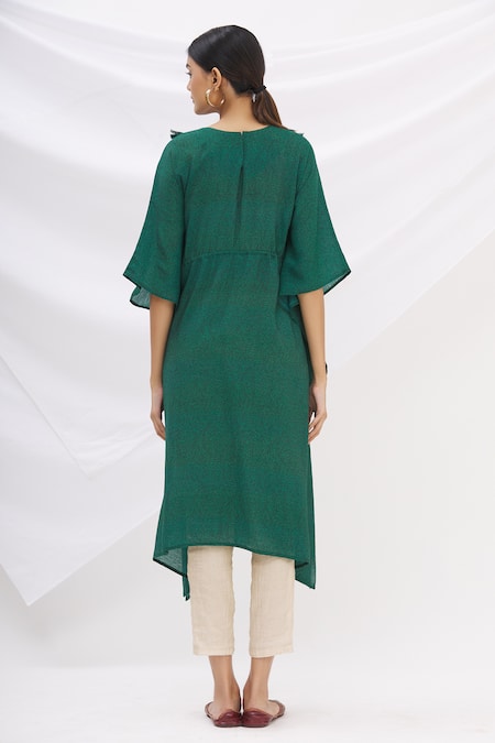 Shop 17:17 By Simmi Saboo Green Chanderi Silk Embroidery Round Kaftan Kurta at Aza Fashions Shop_17:17 By Simmi Saboo_Green Chanderi Silk Embroidery Round Kaftan Kurta _at_Aza_Fashions