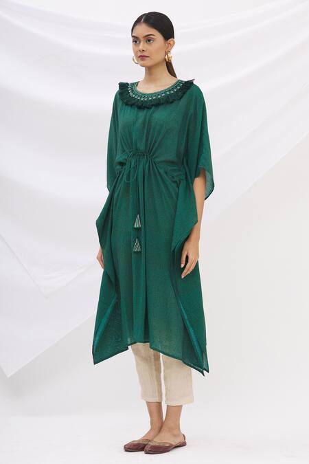 Shop 17:17 By Simmi Saboo Green Chanderi Silk Embroidery Round Kaftan Kurta Online at Aza Fashions Shop_17:17 By Simmi Saboo_Green Chanderi Silk Embroidery Round Kaftan Kurta _Online_at_Aza_Fashions